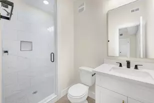 3312 Bacchus St, Houston, TX 77022 - Photo 4