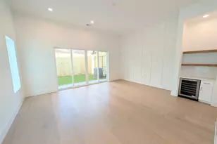 835 W 25th St, Houston, TX 77008 - Photo 12