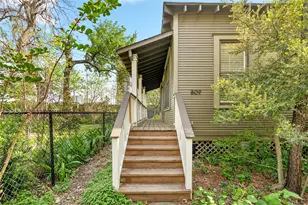 809 Woodrow St, Houston, TX 77006 - Photo 2