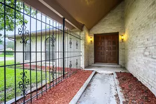 10103 Inwood Shadows St, Houston, TX 77088 - Photo 26