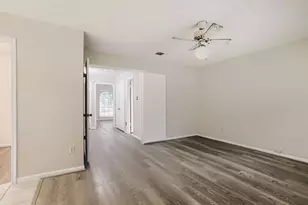 10103 Inwood Shadows St, Houston, TX 77088 - Photo 16