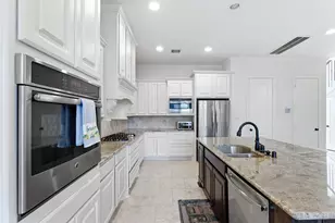 27 Daffodil Meadow Pl, Tomball, TX 77375 - Photo 6
