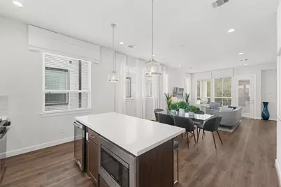 2704 Grand Fountains Drive #E, Houston, TX 77054 - Photo 12