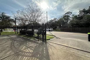 8522 Westview Dr, Houston, TX 77055 - Photo 30