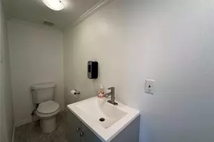 8522 Westview Dr, Houston, TX 77055 - Photo 14