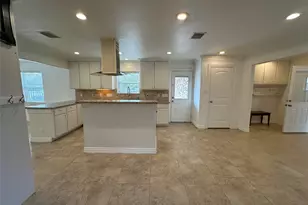 8522 Westview Dr, Houston, TX 77055 - Photo 6
