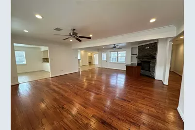 8522 Westview Drive, Houston, TX 77055 - Photo 4