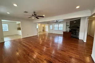 8522 Westview Dr, Houston, TX 77055 - Photo 4