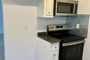 5136 Mallow St, Houston, TX 77033 - Photo 12