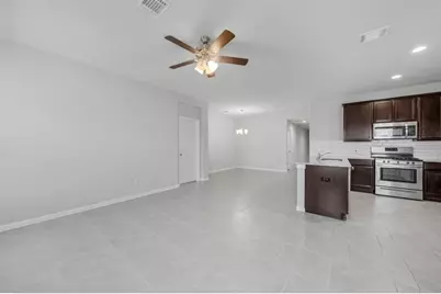 2130 Mirror Ridge Court, Texas City, TX 77568 - Photo 8