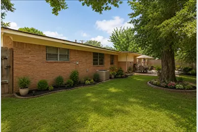 101 S Woodsway Street E, Conroe, TX 77301 - Photo 14