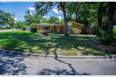 101 S Woodsway Street E, Conroe, TX 77301 - Photo 1