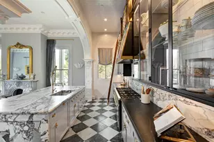 523 10th St, Galveston, TX 77550 - Photo 16