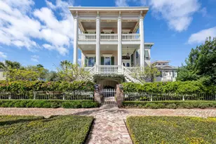 523 10th St, Galveston, TX 77550 - Photo 2