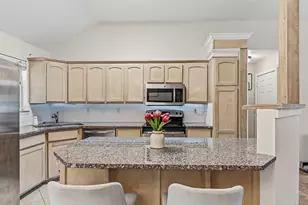 7250 Hidden Valley Dr, Beaumont, TX 77708 - Photo 12