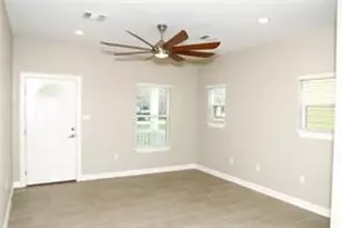 919 N Avenue C, Freeport, TX 77541 - Photo 2