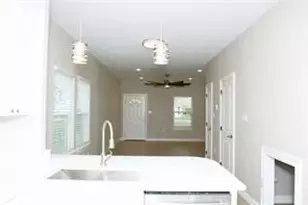 919 N Avenue C, Freeport, TX 77541 - Photo 8