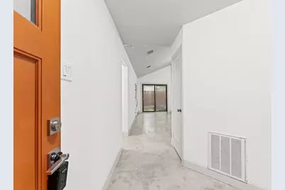 29 S High Oaks Circle, The Woodlands, TX 77380 - Photo 2