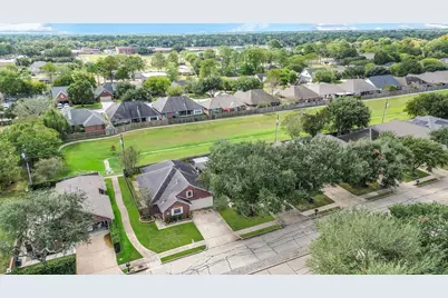 206 Live Oak Lane, Friendswood, TX 77546 - Photo 2