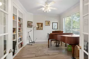 2 N Chantsong Cir, The Woodlands, TX 77382 - Photo 4