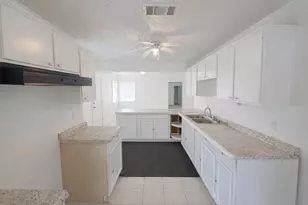 7406 St Louis St, Houston, TX 77028 - Photo 4