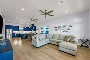 1240 Gulf Rd, Crystal Beach, TX 77650 - Photo 6