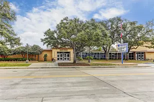 1310 Whispering Pines Dr, Houston, TX 77055 - Photo 30