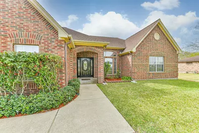 1925 42nd Avenue N, Texas City, TX 77590 - Photo 2