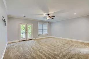 1020 W 22nd St, Houston, TX 77008 - Photo 20