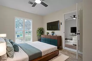 5946 Beldart St, Houston, TX 77033 - Photo 2