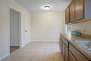 5946 Beldart St, Houston, TX 77033 - Photo 8