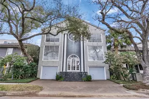 1220 Hawthorne St, Houston, TX 77006 - Photo 4