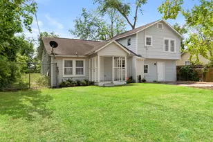 1016 Apache St, Houston, TX 77022 - Photo 2