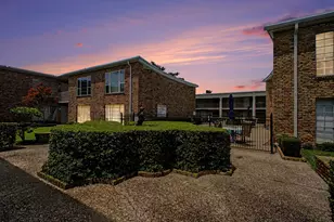 2101 Fountain View Dr, Houston, TX 77057 - Photo 2