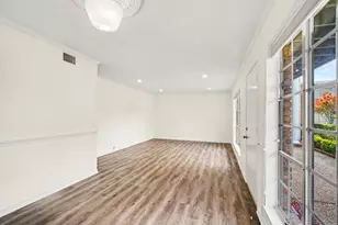 2101 Fountain View Dr, Houston, TX 77057 - Photo 6