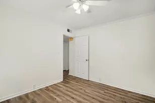 2101 Fountain View Dr, Houston, TX 77057 - Photo 12