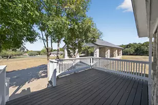 300 Fawn Ln, Georgetown, TX 78628 - Photo 40