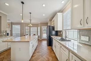 2027 Valleria Ct, Sugar Land, TX 77479 - Photo 2