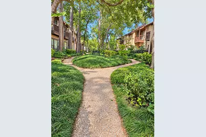 11711 Memorial Drive #313, Houston, TX 77024 - Photo 2