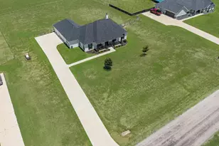 184 Randi Rd, Bellville, TX 77418 - Photo 2