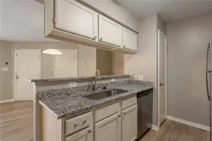 2402 Sycamore Ave, Huntsville, TX 77340 - Photo 12