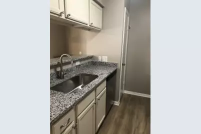 2402 Sycamore Avenue #D8, Huntsville, TX 77340 - Photo 12