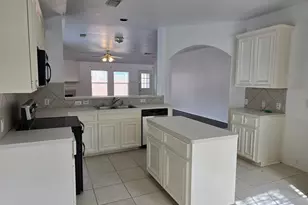 2910 Plum Lake Dr, Pearland, TX 77584 - Photo 12