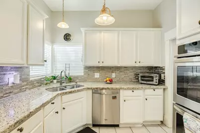 2605 Avenue O 1/2, Galveston, TX 77550 - Photo 14