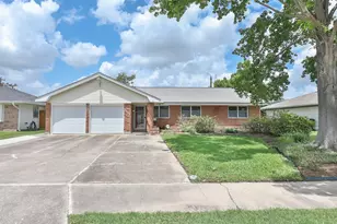 2427 Willowby Dr, Houston, TX 77008 - Photo 2