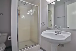 2427 Willowby Dr, Houston, TX 77008 - Photo 18