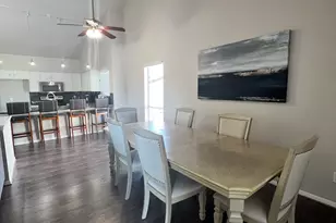 129 April Point Dr N, Conroe, TX 77356 - Photo 4