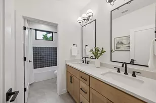 1031 W 43rd St, Houston, TX 77018 - Photo 26