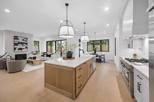 1031 W 43rd St, Houston, TX 77018 - Photo 18