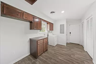 1655 E South Street, Alvin, TX 77511 - Photo 26